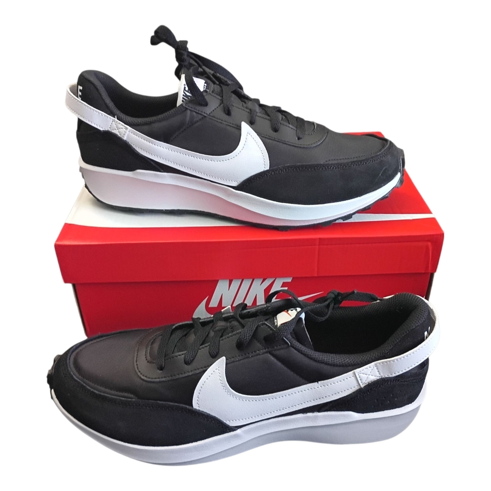 Nike Men's Black and White Sneakers